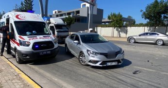 2 otomobil çarpıştı: 1 yaralı