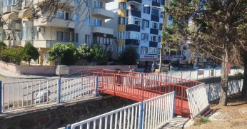  YENİ YAYA KÖPRÜSÜ YAPTI