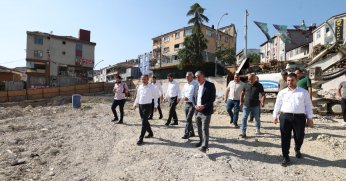 Başkan Ömeroğlu Kent Meydanı Çalışmalarını İnceledi