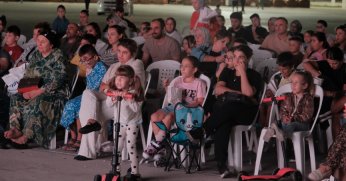 Afak Meydanlı coşturdu, Can Dostlar neşe kattı