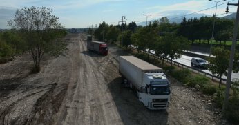 Tır parkı hem trafiği hem sürücüleri rahatlattı