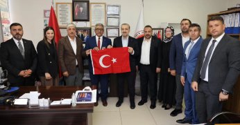 Halkla İç İçe, Hizmetin Başında