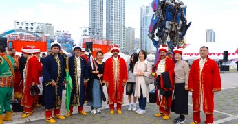 Korelilerin gönlünü fethetti