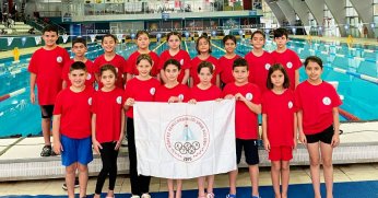 Körfezliler en iyi dereceleri yüzerek şampiyon oldular