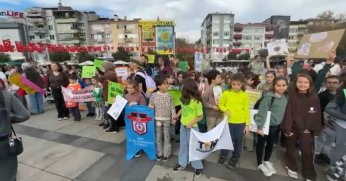  İzmit’te Toprağa Saygı Yürüyüşü Düzenlendi