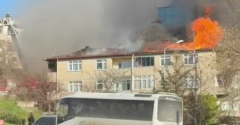 Çatı onarımı sırasında yangın çıktı