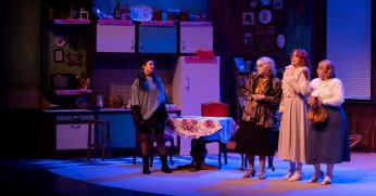  Tiyatroseverlerden Tam Not Aldı