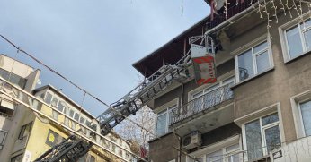 İzmit Fethiye Caddesi’nde Beton Blok Tehlikesi