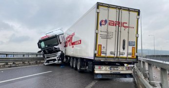 Kuzey Marmara Bağlantı Yolunda TIR Savruldu