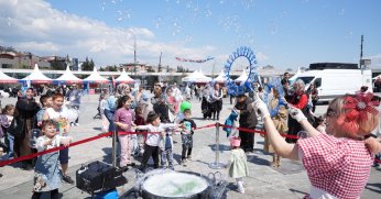 Çocuklar gülsün, bu neşe sürsün