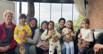 Minikler el öptü, büyükler hatırlandı