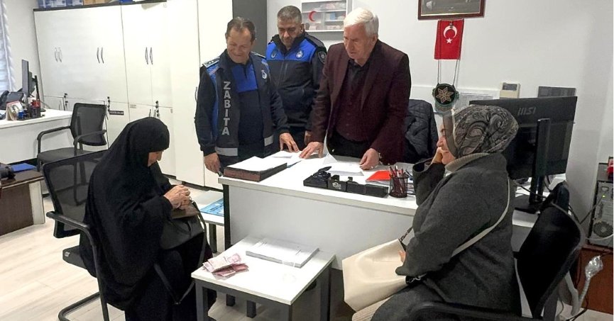 Kartepe zabıtasından örnek davranış