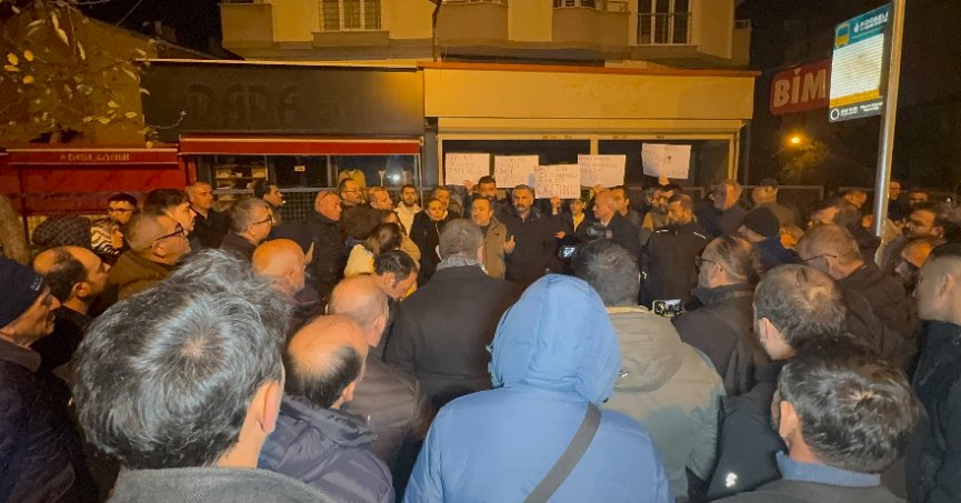 Gebze'de yıkılan binanın çevresindeki vatandaşlar raporların sonucunu bekliyor