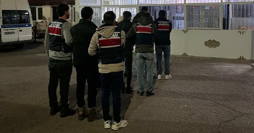 Yatırım danışmanlığı yoluyla dolandırıcılık yapan çeteye operasyon: 10 şahıs tutuklandı