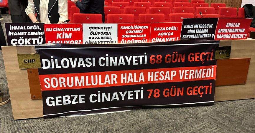 CHP’den Cinayetlere Pankartlı Tepki