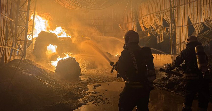 Atık Naylon Deposunda Yangın