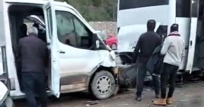  3 Araç Karıştı, 7 Kişi Yaralandı