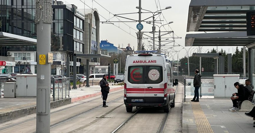 Kocaeli’de Tramvay Durağında Korku Dolu Anlar!