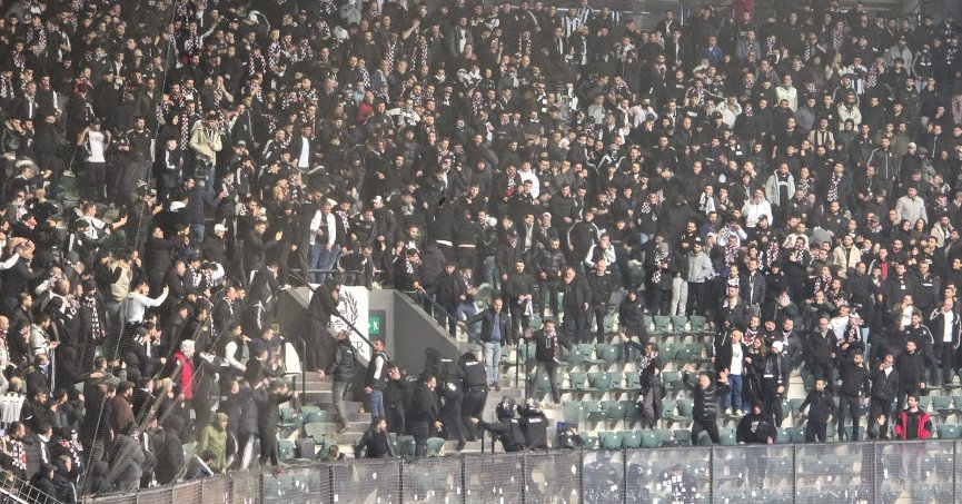 Beşiktaş tribünü karıştı, 15 taraftara adli işlem yapıldı
