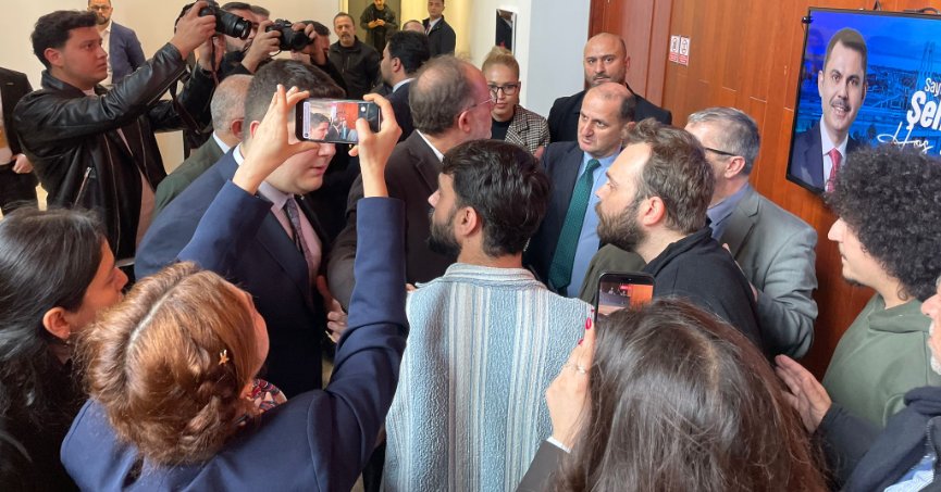 Bakan Kurum’un ekibinden gazeteciye darp girişimi