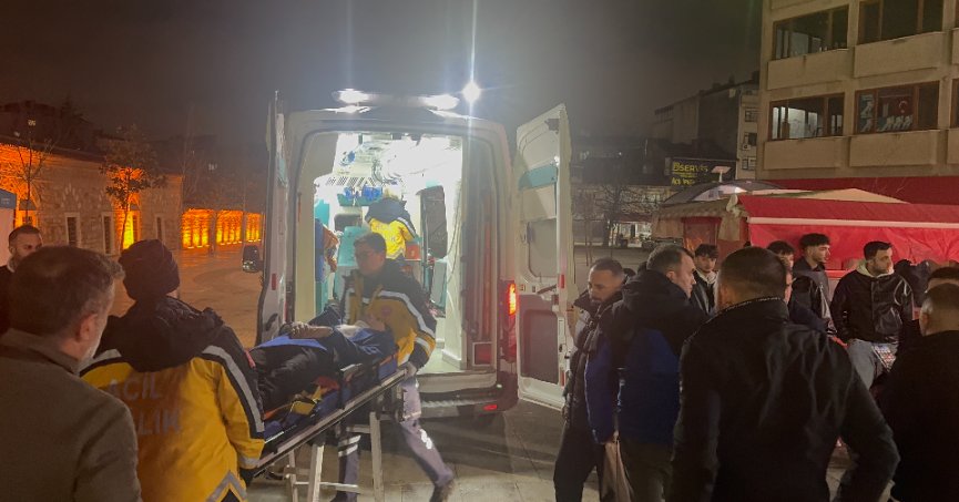 Otomobile çarpan scooter sürücüsü yaralandı