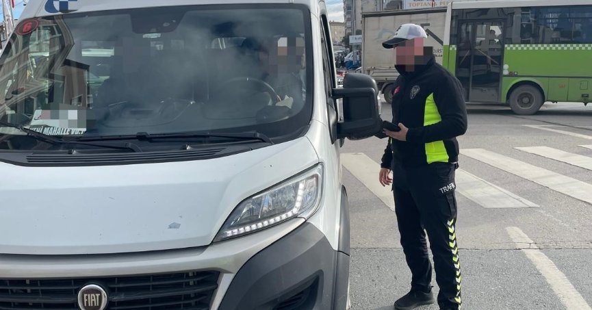 Güvenli okul denetiminde aranan şahıs yakalandı