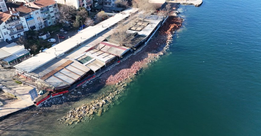 Değirmendere sahiline taşkınlara karşı dalgakıran inşa ediliyor