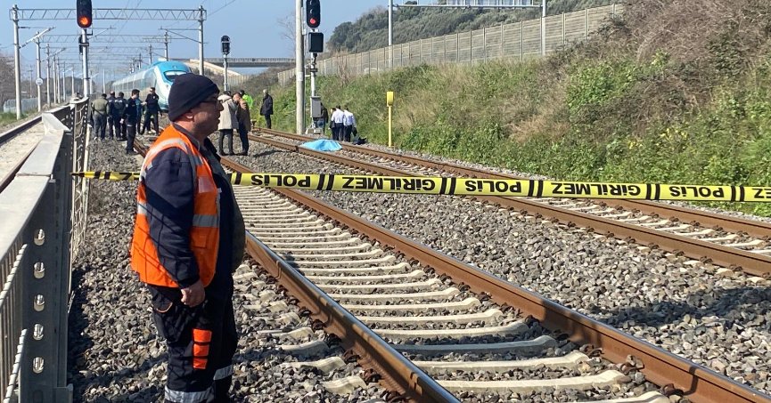 Yüksek hızlı trenin çarptığı kişi hayatını yitirdi