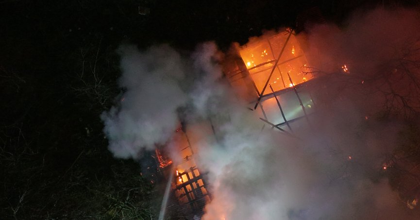 Tek başına yaşadığı evinde alevlerin arasında hayatını kaybetti