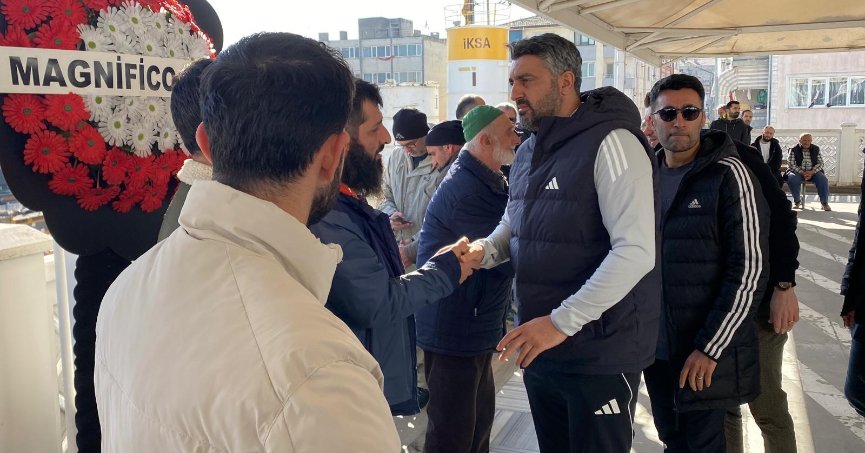  Futbolcu Mesut Özdemir'in babası Kocaeli'de son yolculuğuna uğurlandı