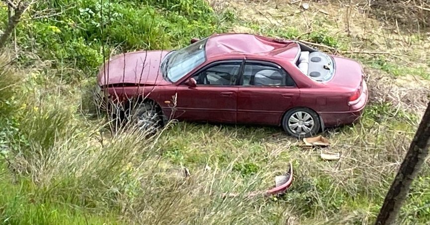 D-100 karayolunda el freni boşalan araç 40 metre aşağıya uçtu