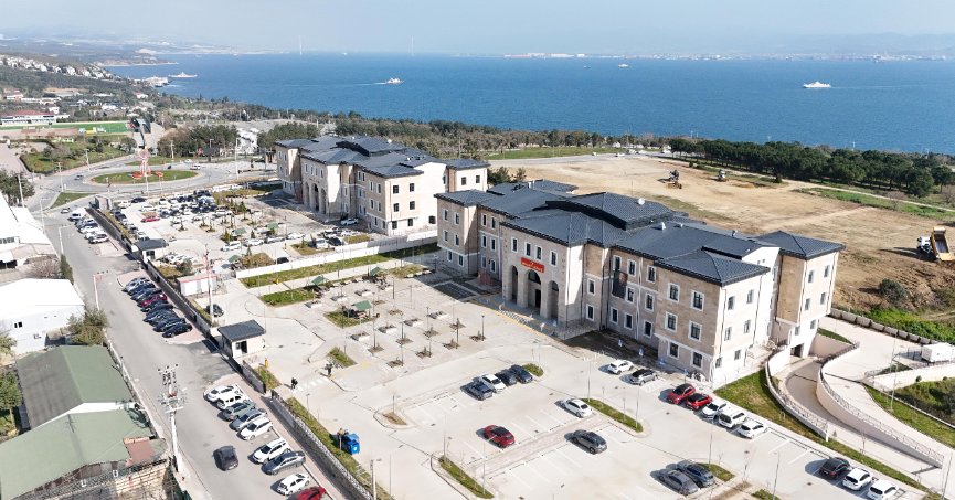 Darıca'da yeni hükümet konağı ve belediye binası hizmete başladı