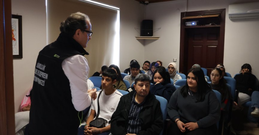 Beyaz Kalpler deprem gerçeğini deneyimledi