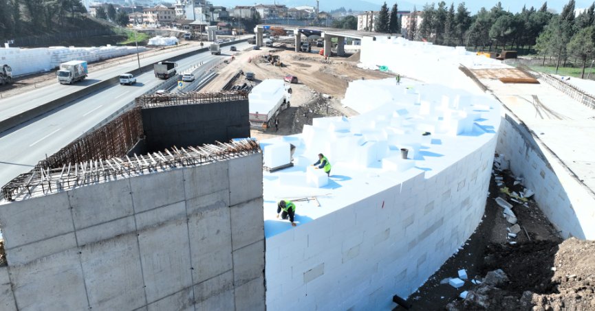 Başiskele Kavşağı’nın silueti ortaya çıkıyor