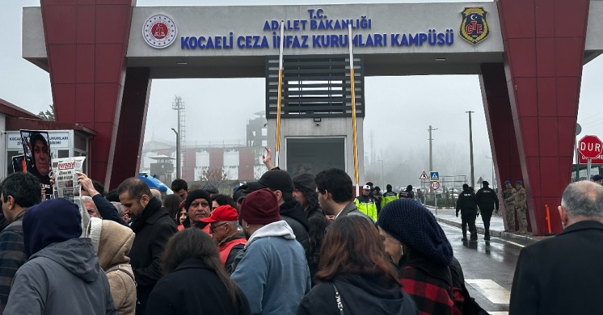 Kocaeli'de 7 kişinin öldüğü fabrika yangını davası başladı