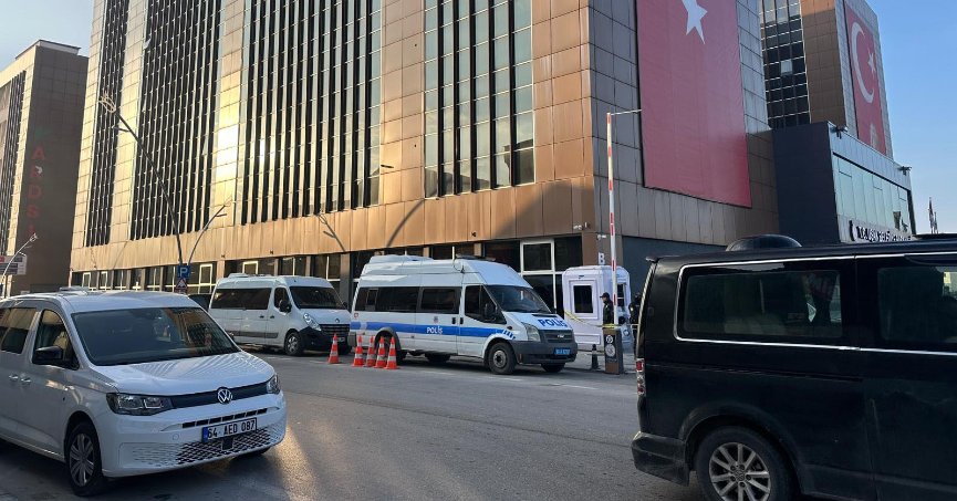 Rüşvet operasyonunda ekiplerin çalışmaları sürüyor
