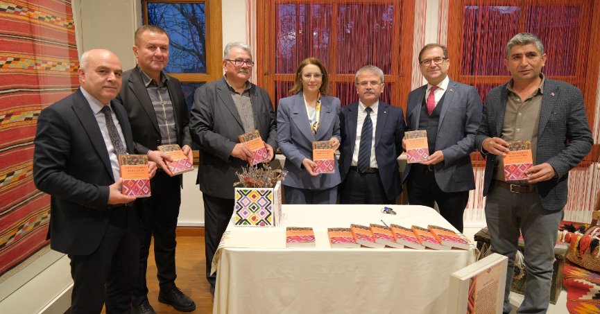 “Manavların” kültür hafızası bu kitapta toplandı