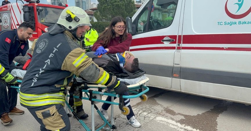 Dereye uçan kamyonetin sürücüsü hayatını kaybetti