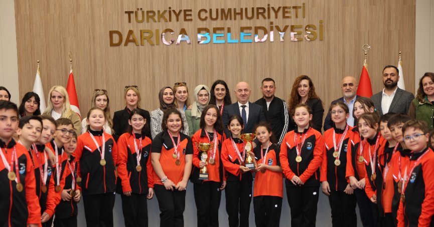 Darıca Belediyesi halk oyunları ekibi Kocaeli şampiyonu oldu