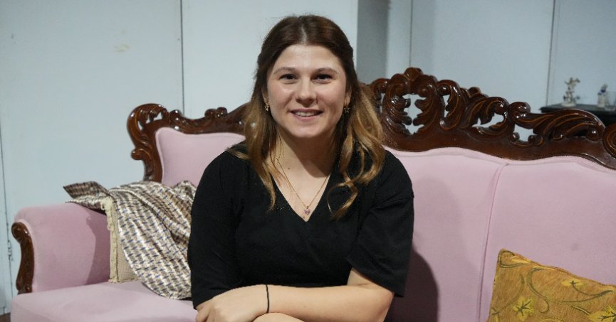 Kanseri yendi, kendi hayatını yazıp oynadı