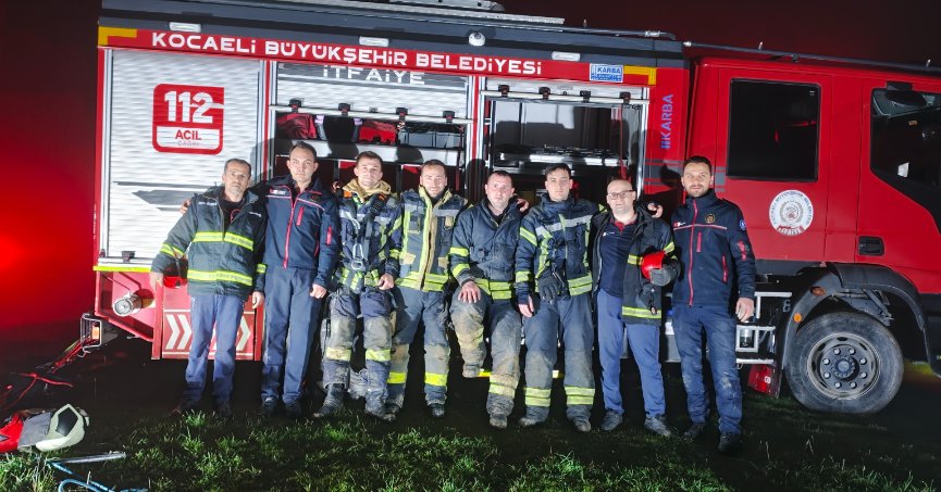  Kayalıklardaki sürüye cansiparane kurtarma