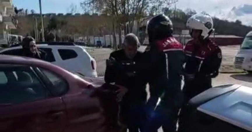 Kalp krizi geçiren vatandaşın imdadına jandarma yetişti