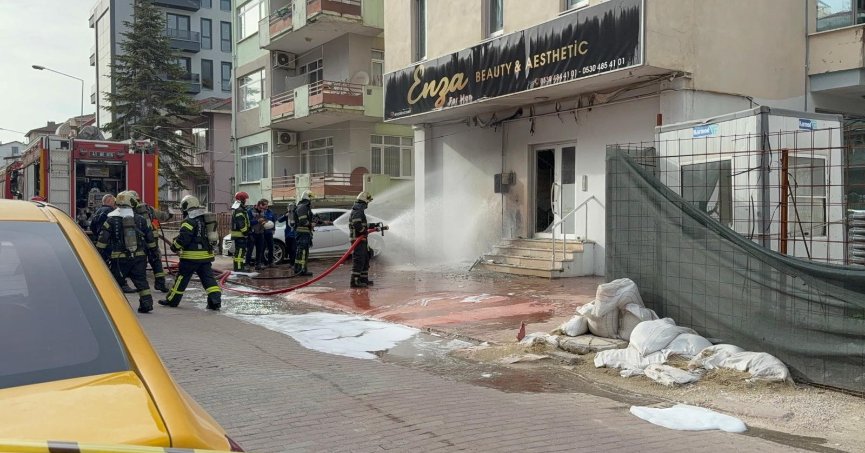 Güzellik merkezinin bulunduğu binada korku dolu anlar