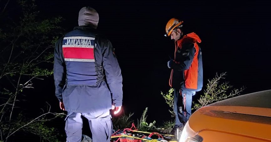 Ormanda yollarını kaybettiler, ekipler kurtardı