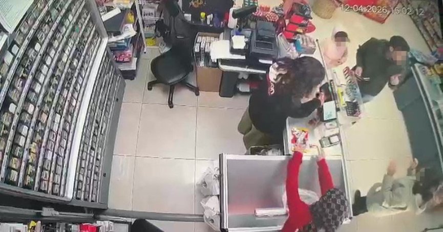  Tekme tokat şiddet uygulanan çocuğun korku dolu anları kamerada