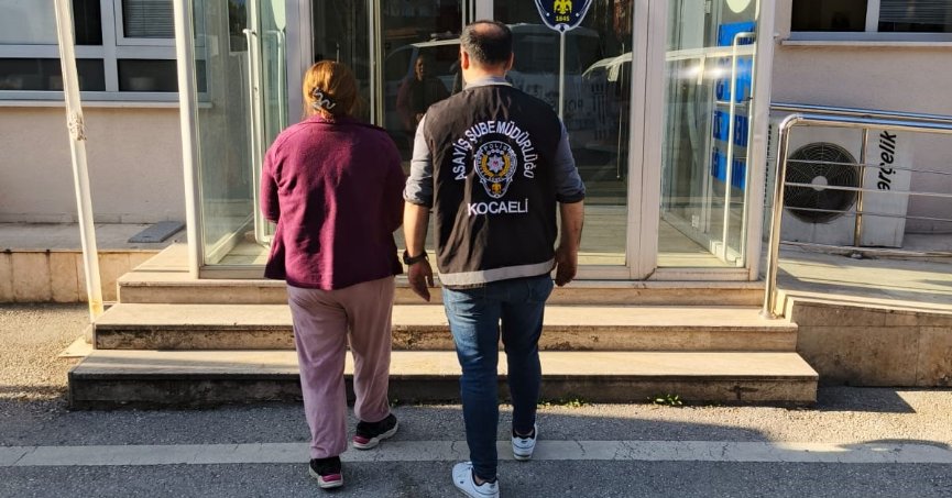 26 yıl hapis cezası bulunan kadın, duvarı delip oluşturduğu gizli bölmede yakalandı