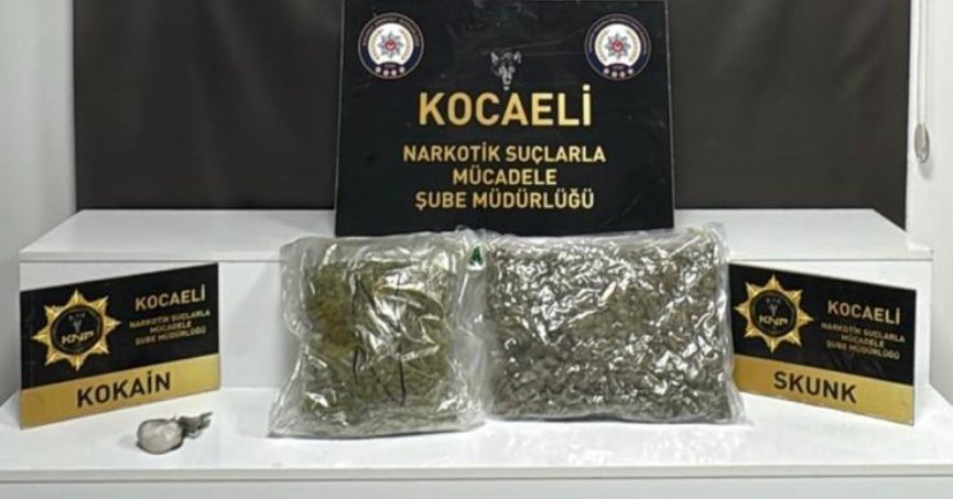  Araçta 2 kilo uyuşturucu ele geçirildi: Sürücü tutuklandı