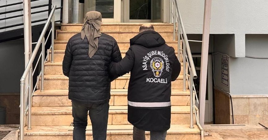  49 yıl hapis cezası bulunan firari hükümlü sahte kimlikle yakalandı