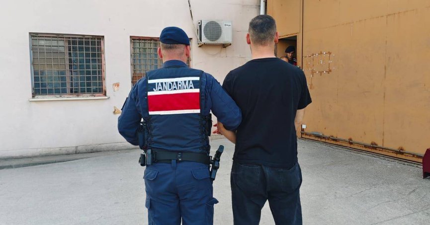 Uyuşturucu Tacirine Jandarma Darbesi: 12 Yıl Hapis Cezalı Şahıs Körfez’de Yakalandı