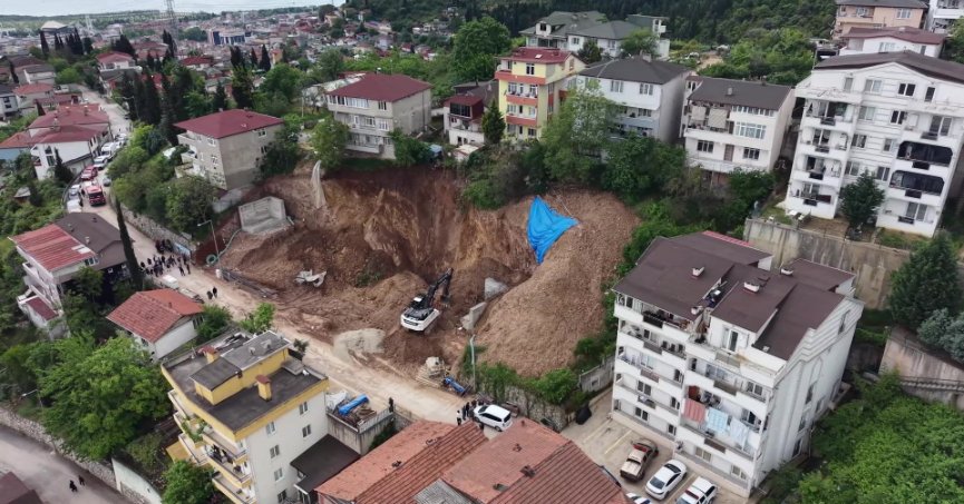  İzmit'te temel kazısı 56 kişiyi evinden etti